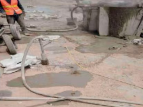 申扎水泥混凝土路面板底注浆技术 路面脱空注浆整治方案